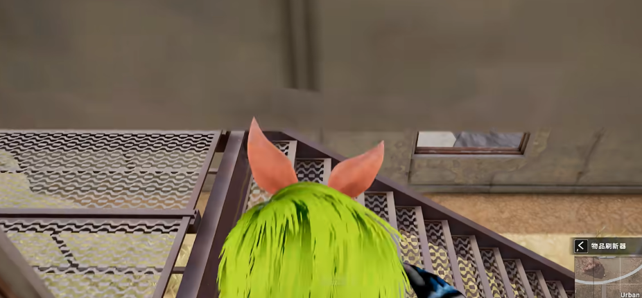 绝地求生如何快速跳楼梯