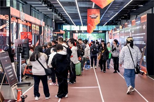 SCS 2025年度总决赛圆满落幕！选手M’、XiaoHai分获《拳皇15》《饿狼传说：群狼之城》总冠军