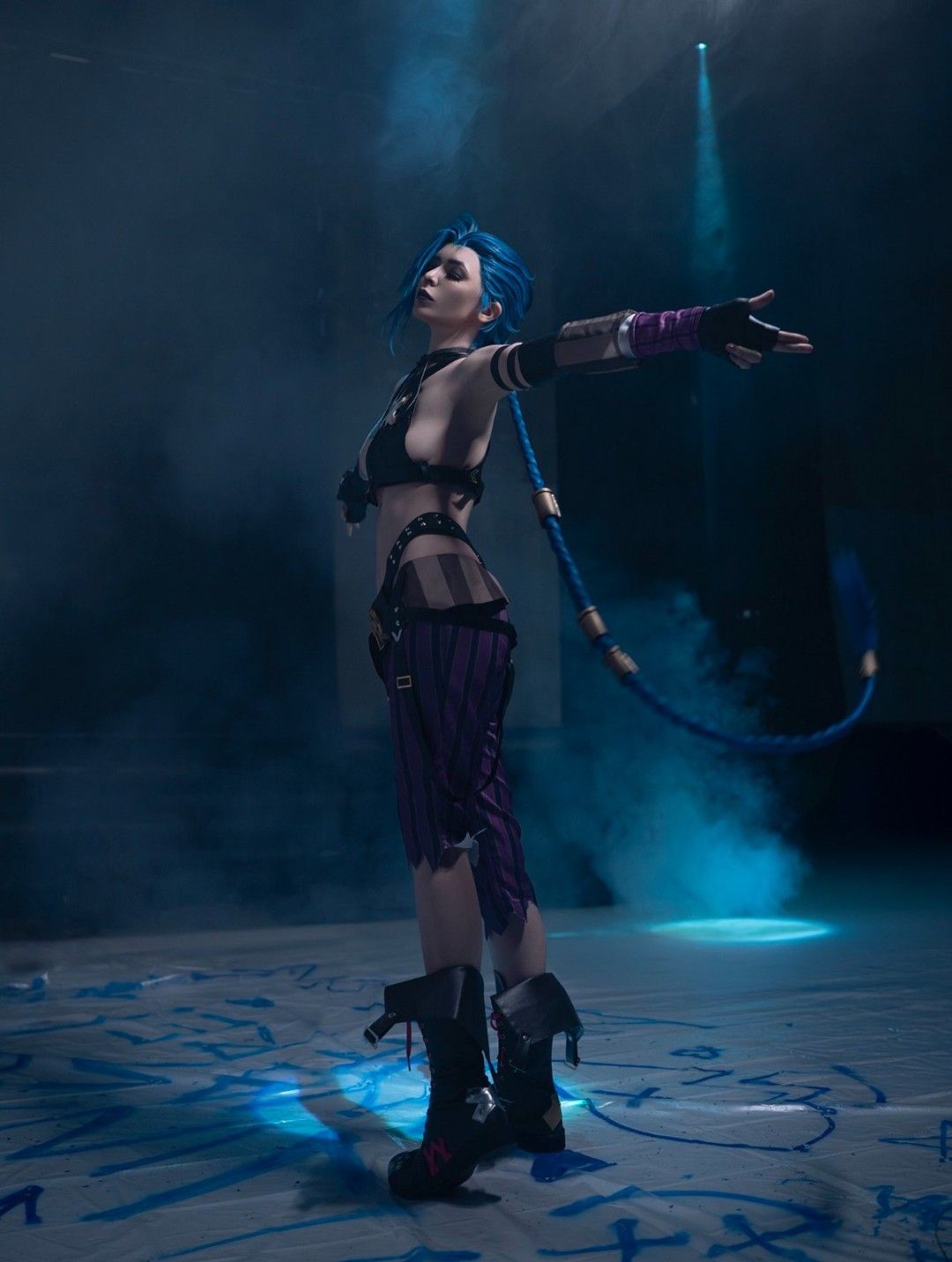 《艾尔登法环：黑夜君临》修女神级Cos！曼妙腰肢极尽魅惑