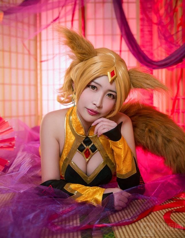 王者荣耀妲己绝美COS图集 少女阿狸惊艳COS图集分享