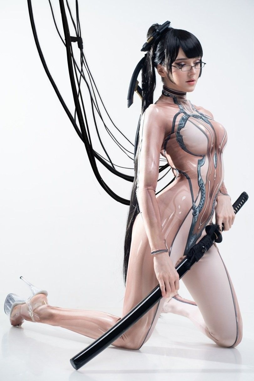 国外超模-透明战衣神还原《剑星》伊芙