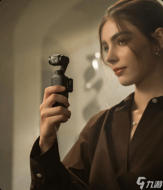 2999元起 大疆发布Osmo Pocket 4 一英寸口袋云台相机