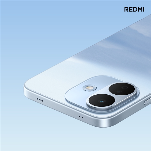 REDMI Note 17 Pro首款配色晴空蓝亮相：机身自带蓝天白云