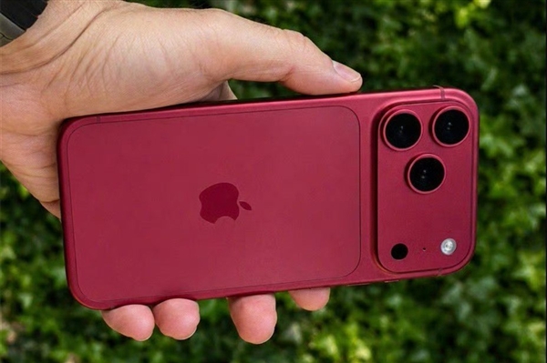 苹果开倒车!iPhone 18 Pro增厚2毫米:梦回乔布斯时期 苹果开倒车!iPhone 18 Pro增厚2毫米:梦回乔布斯时期