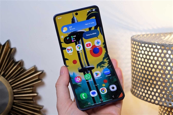 安卓TOP5大厂集体抛弃小折叠:三星Galaxy Z Flip8成收官之作 安卓TOP5大厂集体抛弃小折叠:三星Galaxy Z Flip8成收官之作