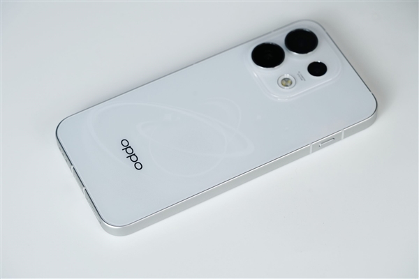 首创3D冰透悬浮!OPPO Reno16图赏 首创3D冰透悬浮!OPPO Reno16图赏