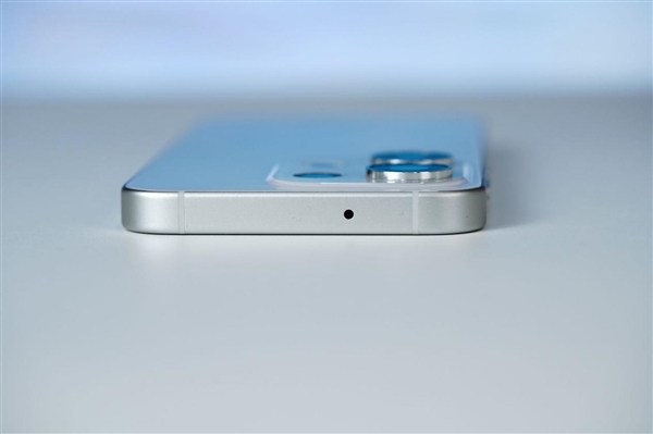 首创3D冰透悬浮!OPPO Reno16图赏 首创3D冰透悬浮!OPPO Reno16图赏