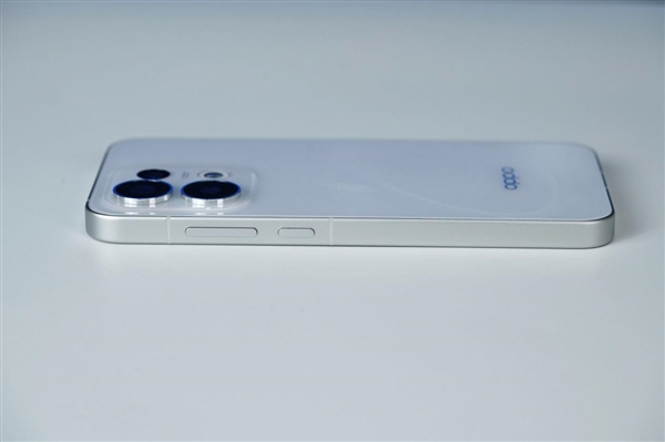 首创3D冰透悬浮!OPPO Reno16图赏 首创3D冰透悬浮!OPPO Reno16图赏