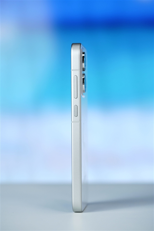 首创3D冰透悬浮!OPPO Reno16图赏 首创3D冰透悬浮!OPPO Reno16图赏