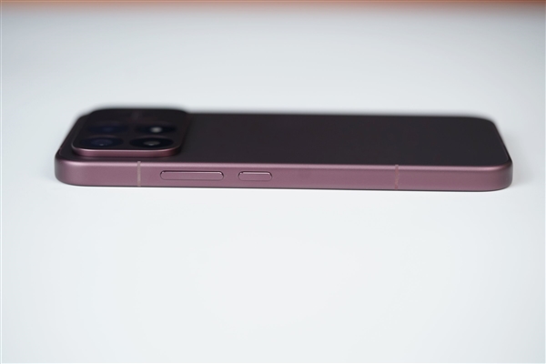 把185Hz塞进6.59英寸机身!REDMI K100 Pro手机评测:行业独一份的中尺寸电竞旗舰 把185Hz塞进6.59英寸机身!REDMI K100 Pro手机评测:行业独一份的中尺寸电竞旗舰
