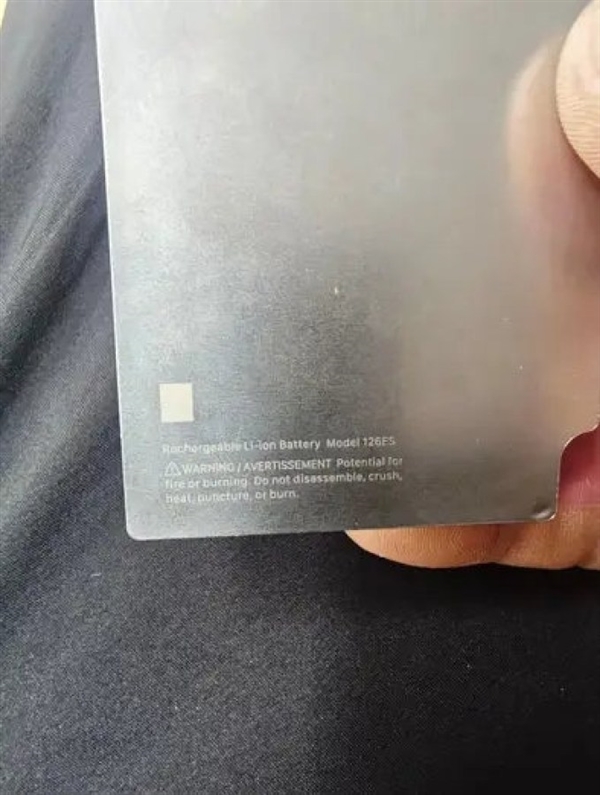 祖传27W将延续！iPhone 18 Pro Max电池谍照流出：苹果就给了5400mAh